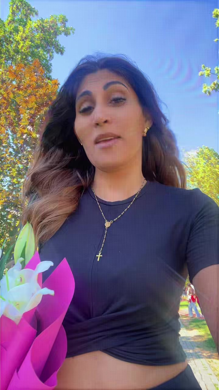 @💞💞Laura brunețica👑 👑