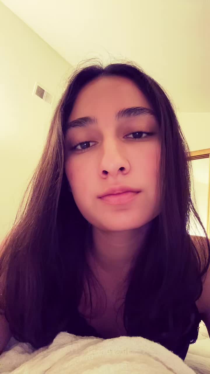 @Julielareina