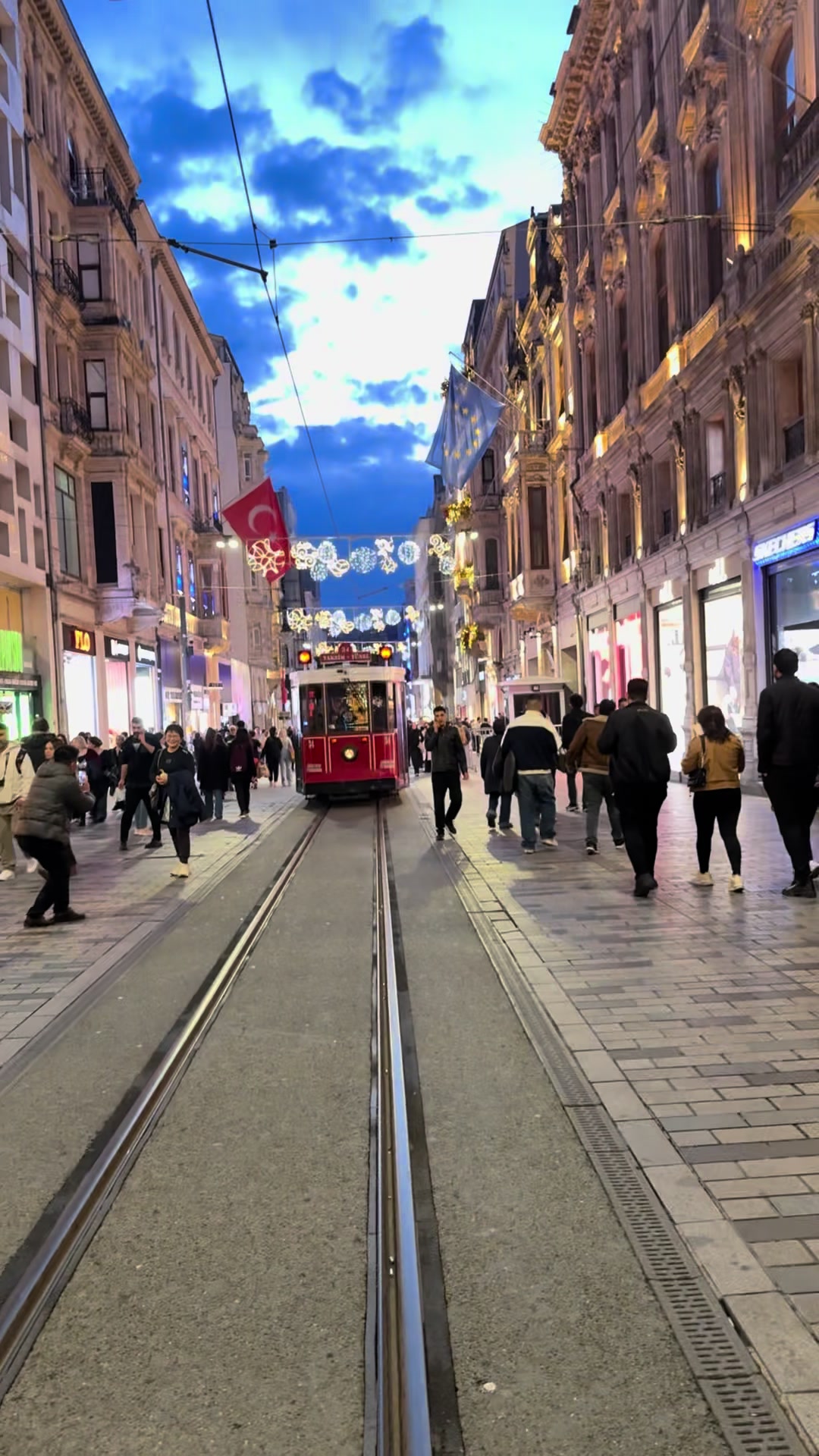 @Obična žena