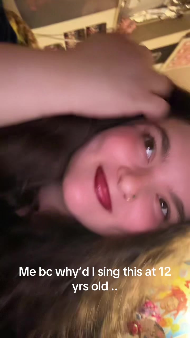 @Sára๐๐