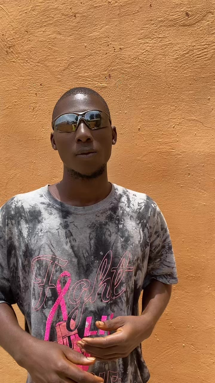 @R E U S 11