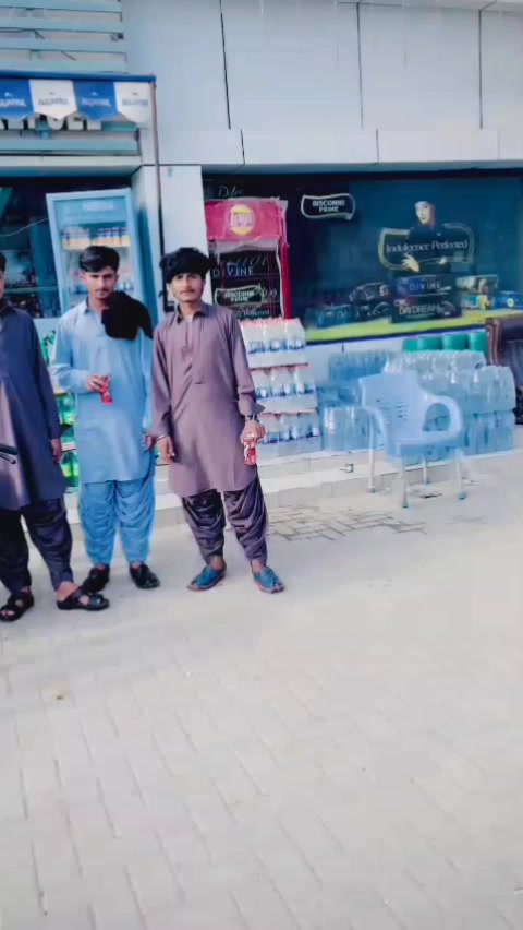 @NAVEED PiTAFi 🥷