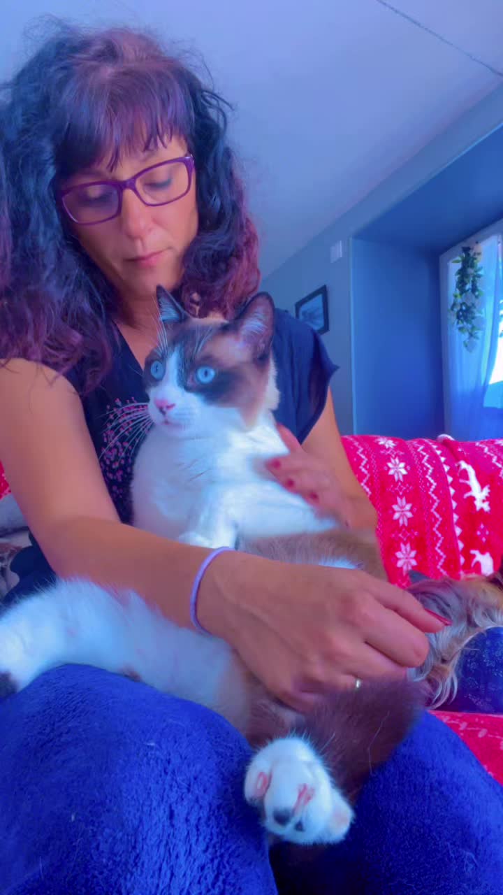 @Angie_🏳️🌈