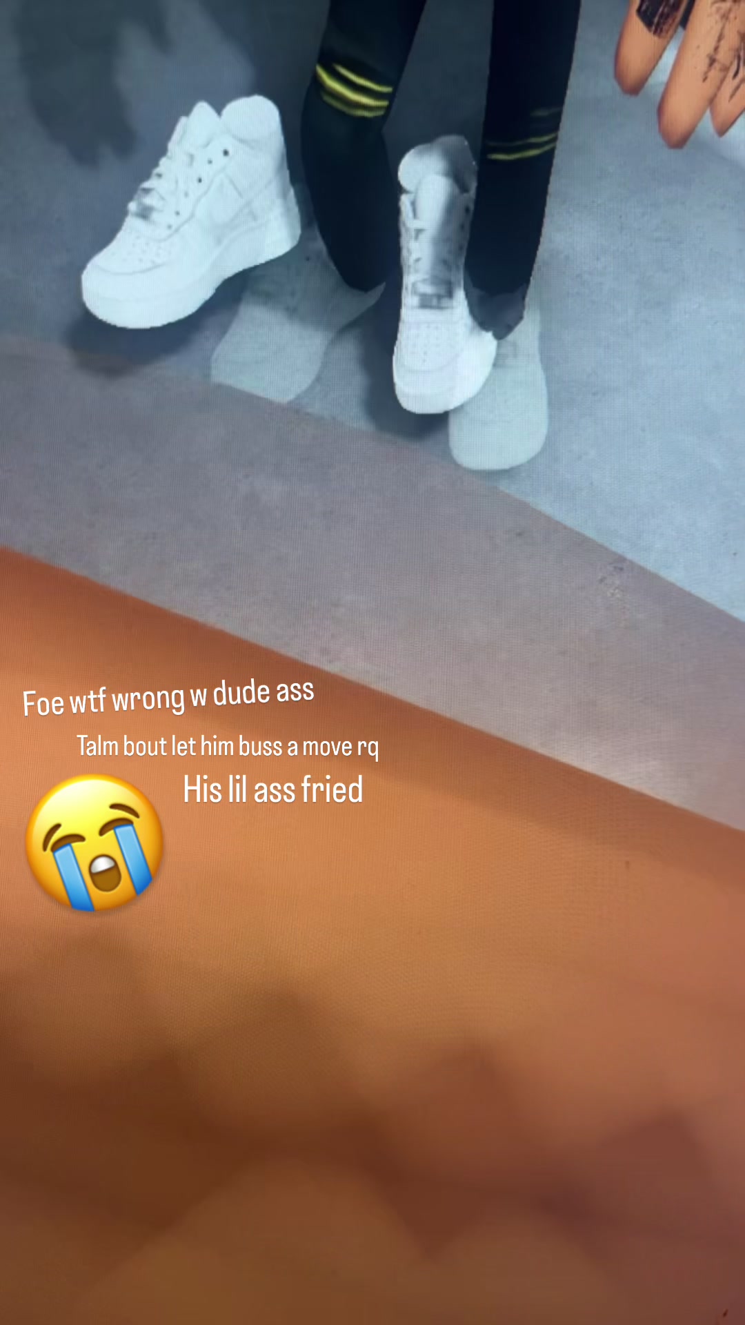 @￴