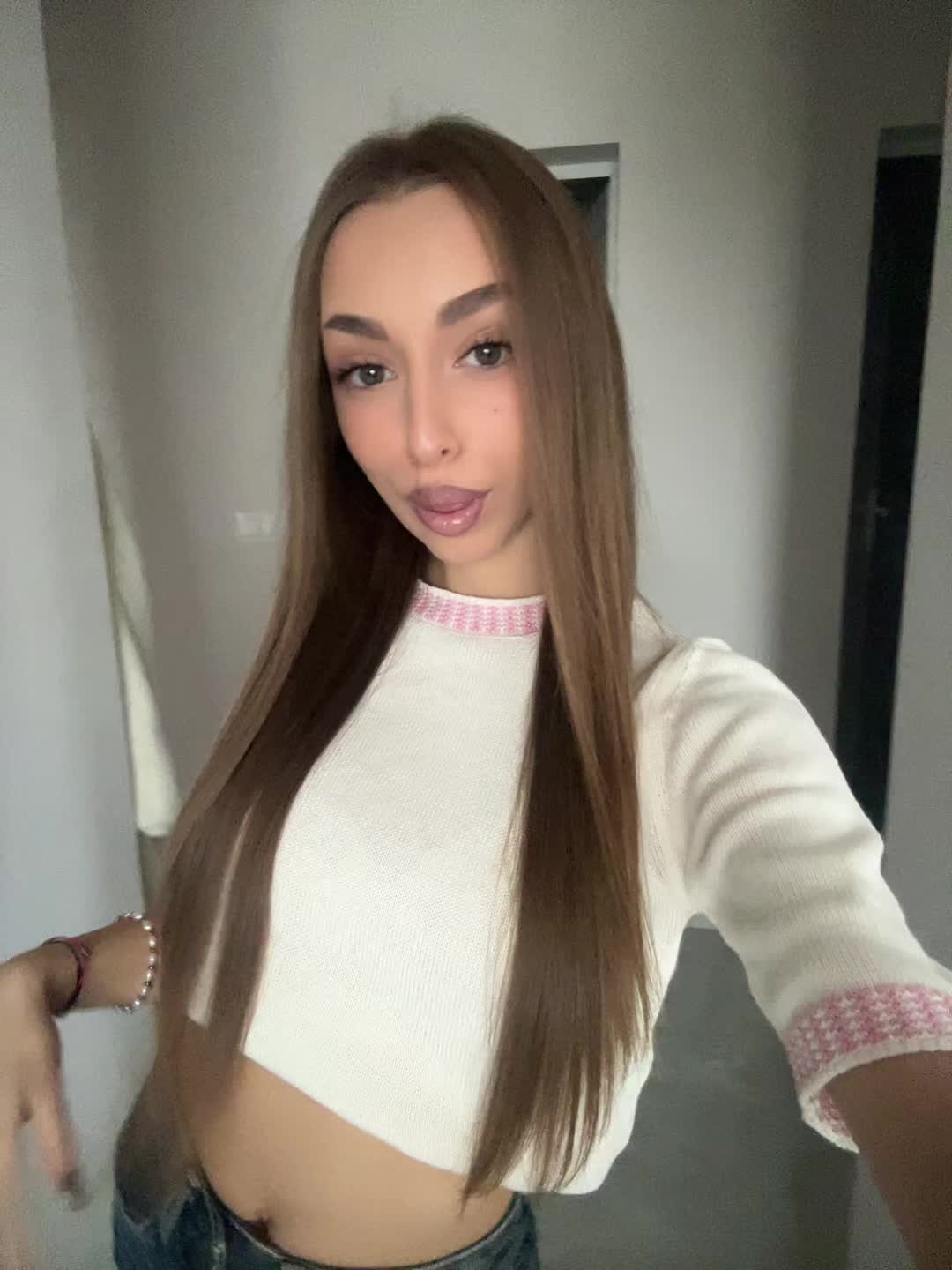 @👸🏼