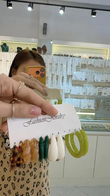 @The ក្តឹប Store