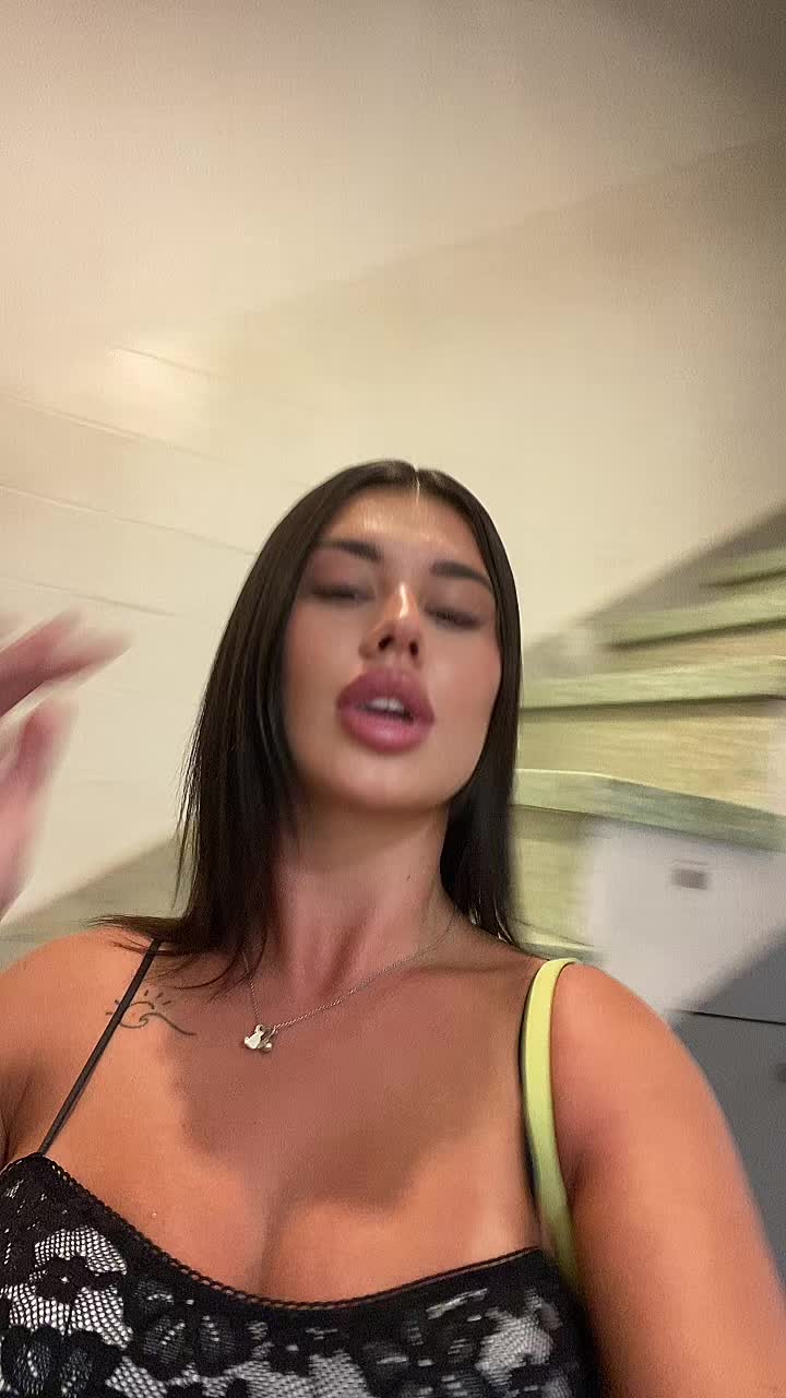 @Sofia🦂