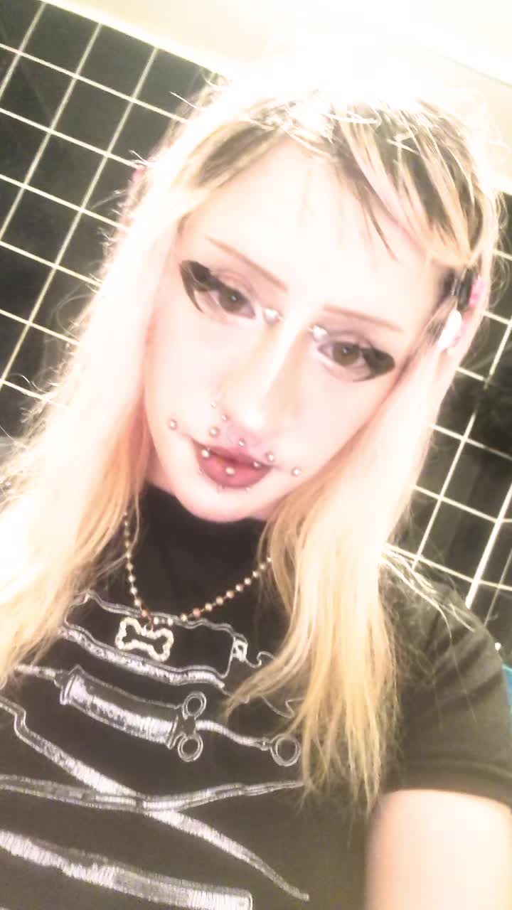 @adni-small streamer