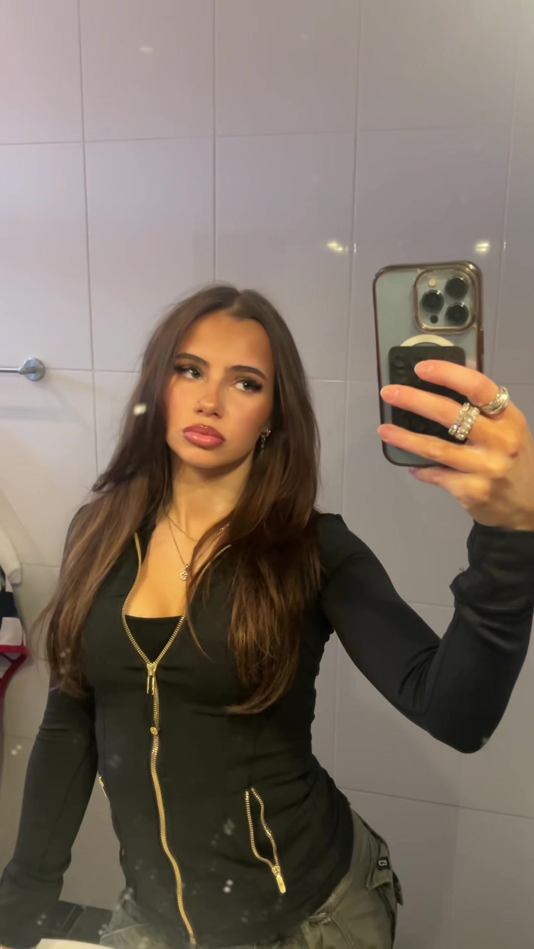 @ruusuorvokkisaarela