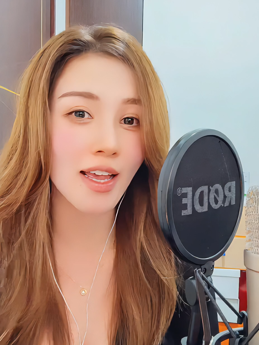 @Hosshy