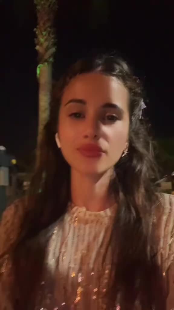 @Ella