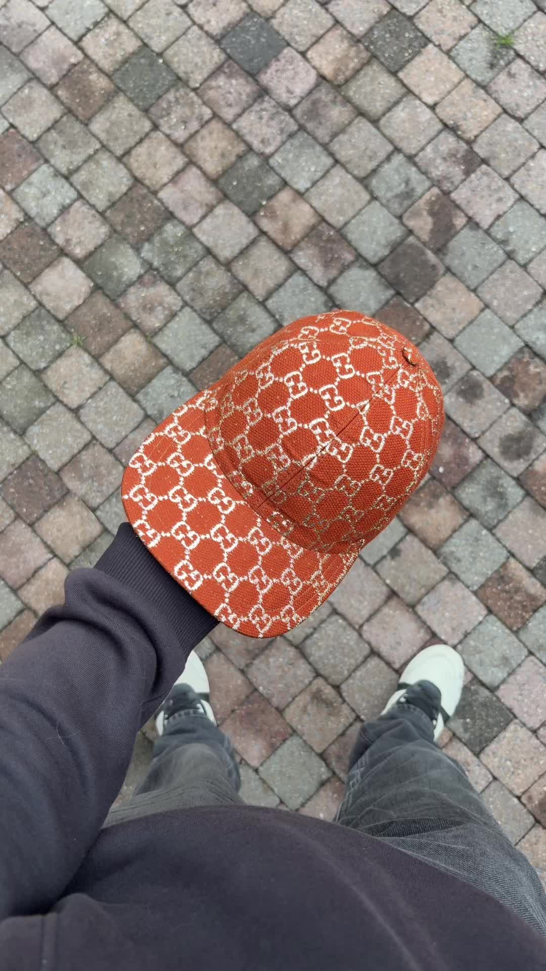 @Gucci 🧢