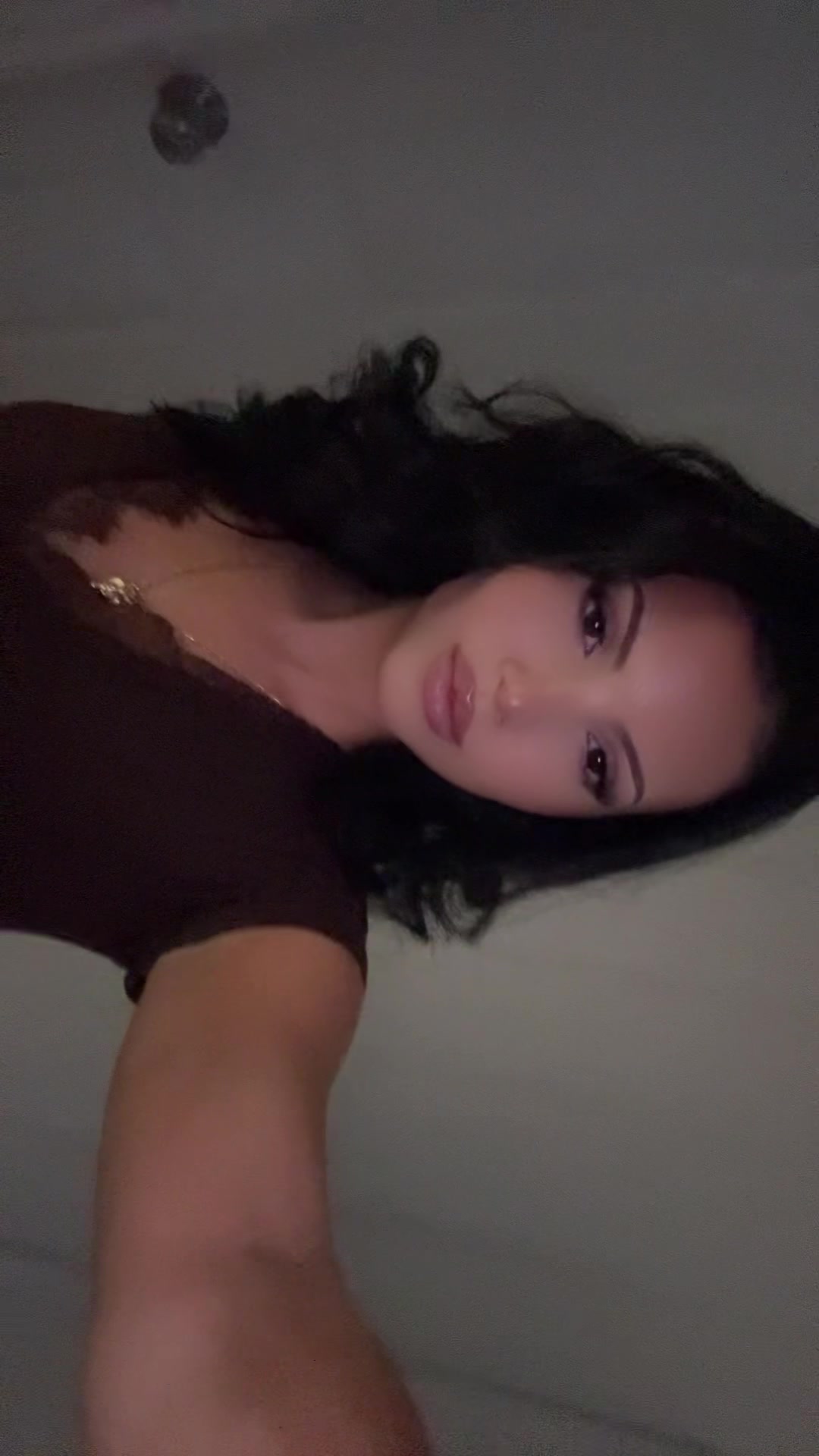 @Esselina_