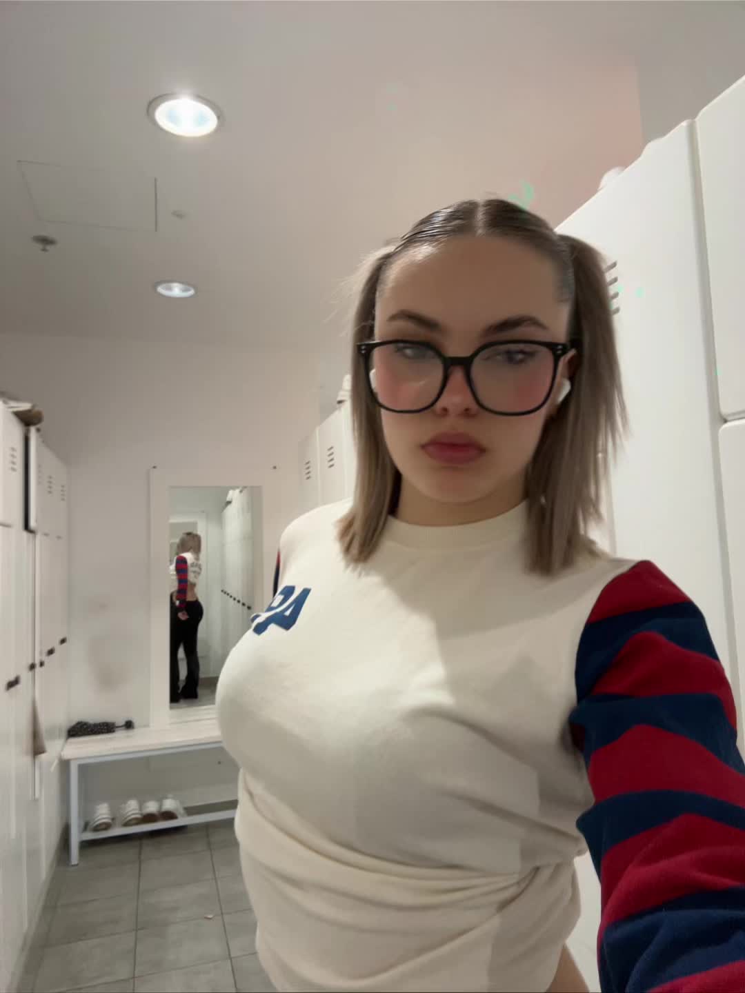 @urfavbl0ndi3