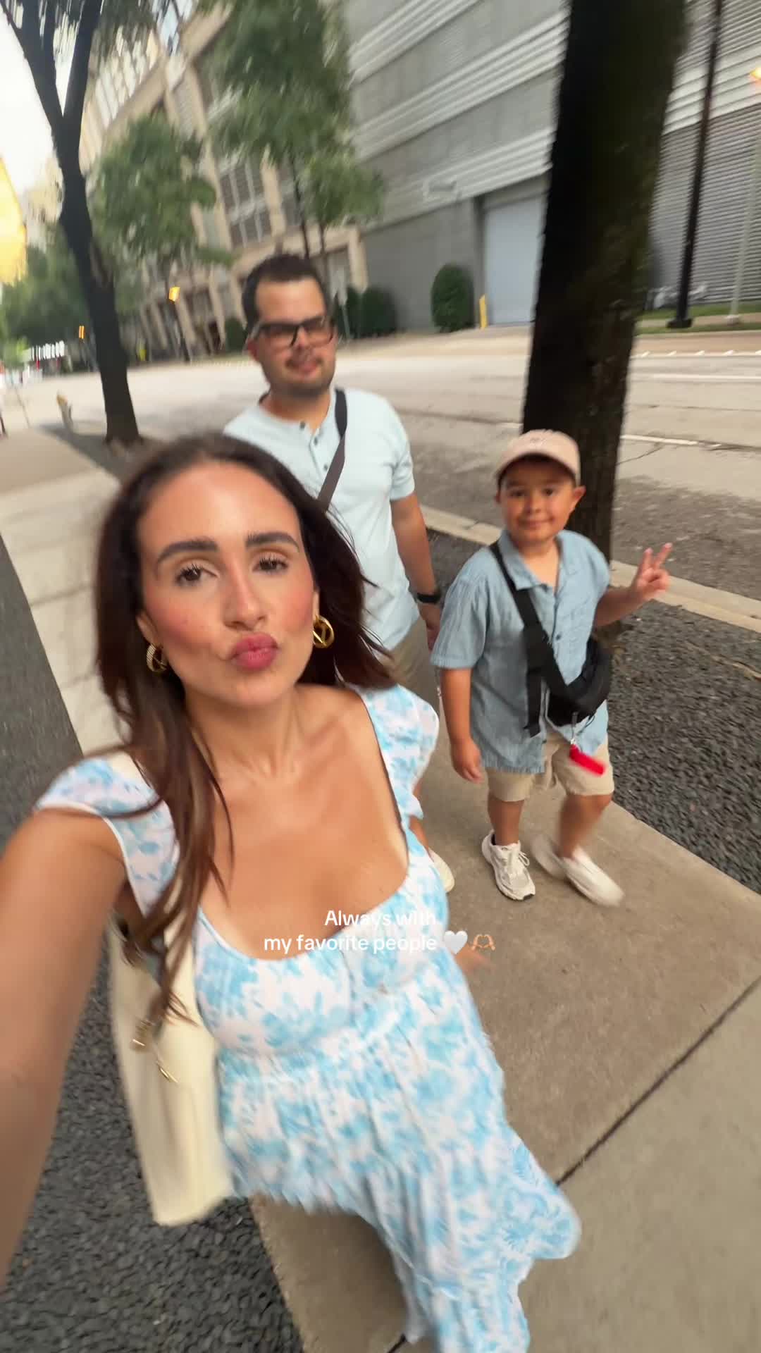 @Lynnette Lluveras