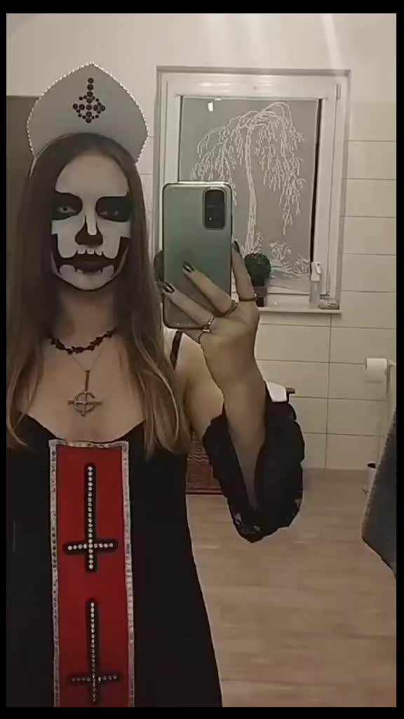 @Melissa 🎭👻