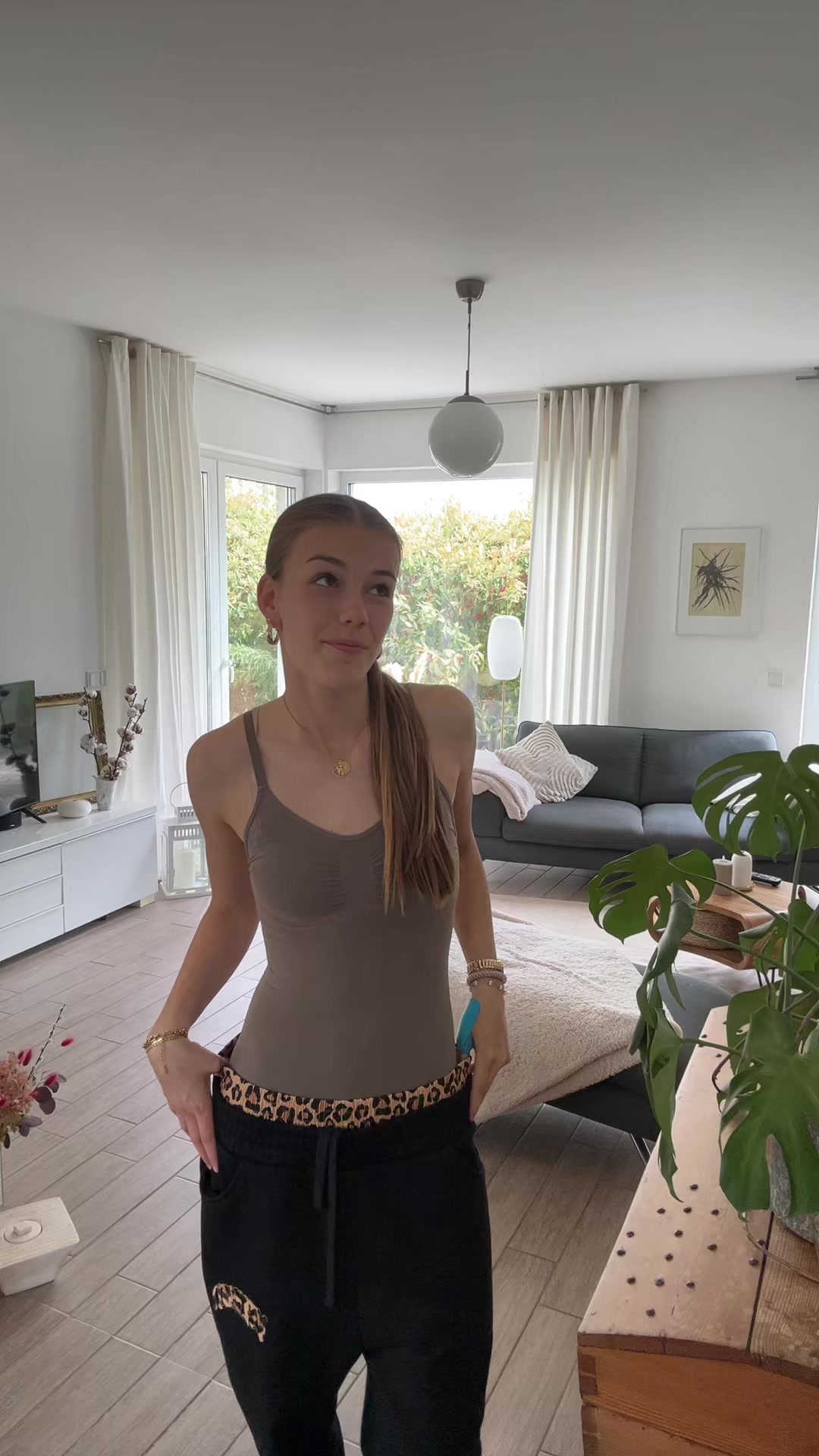 @adelesfashiondiary