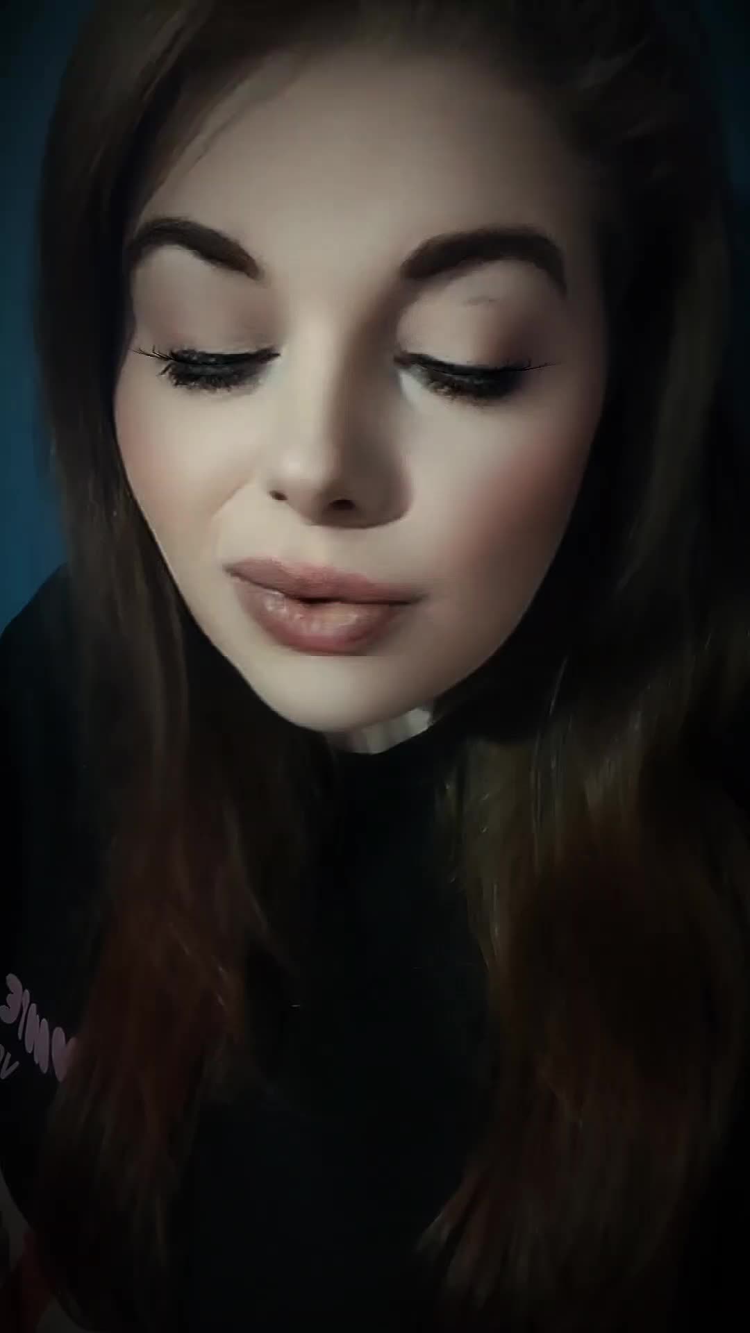 @🍒𝒮𝒽𝒶𝓃𝒶 ~𝓁o𝓊𝒾𝓈𝑒🍒