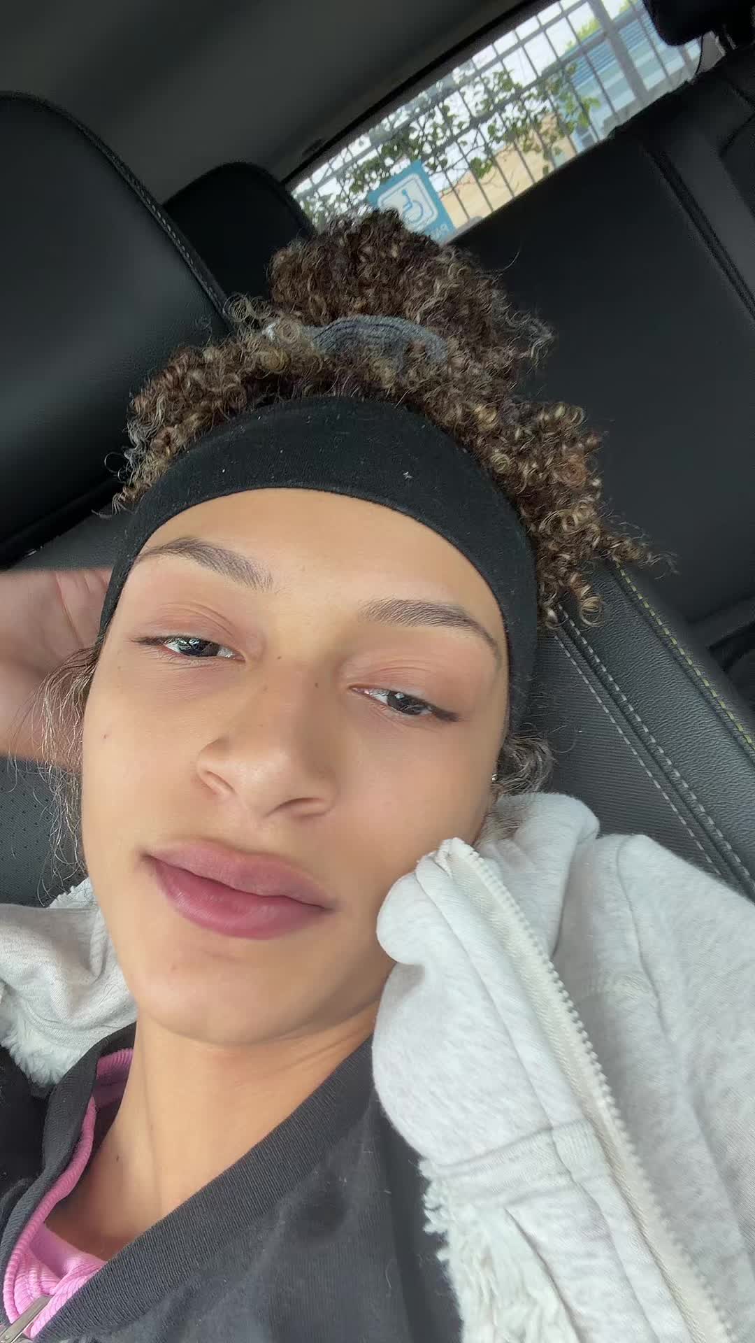 @carleeebaee