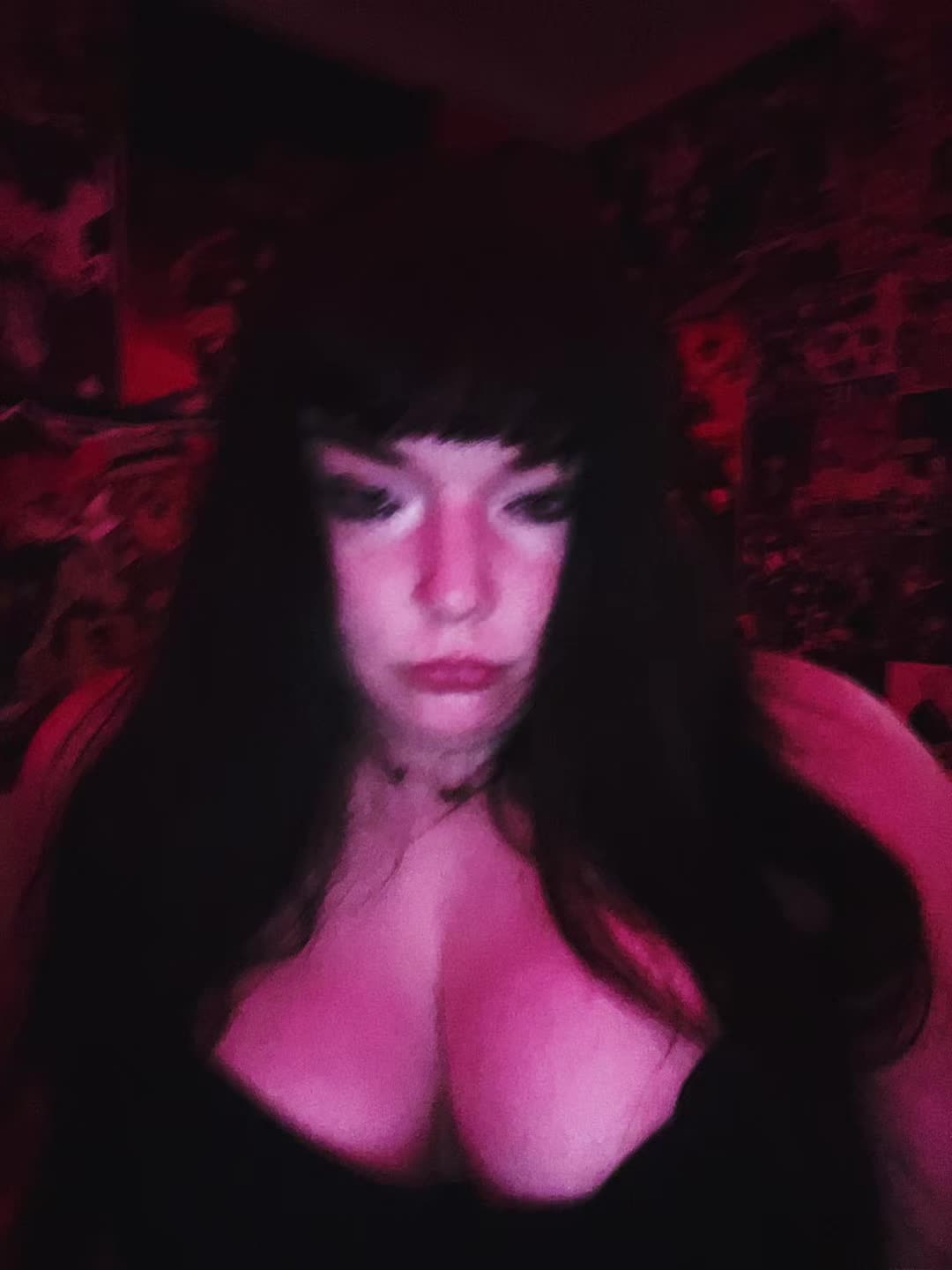 @emshuh_
