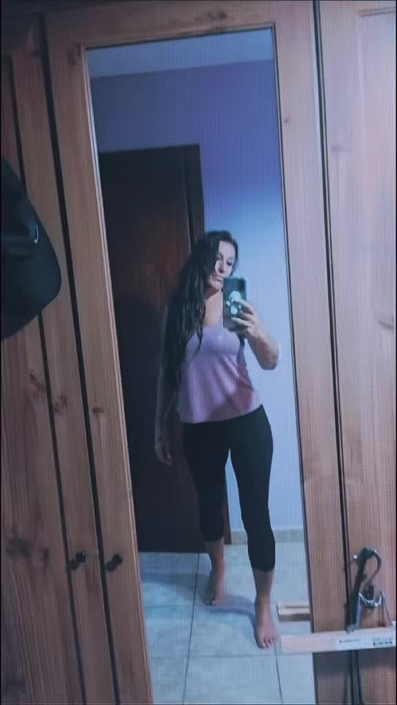 @Anuska 🦋🇮🇨