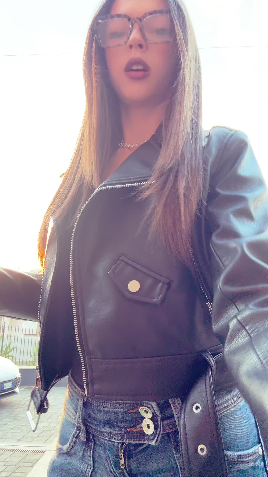 @lavale_