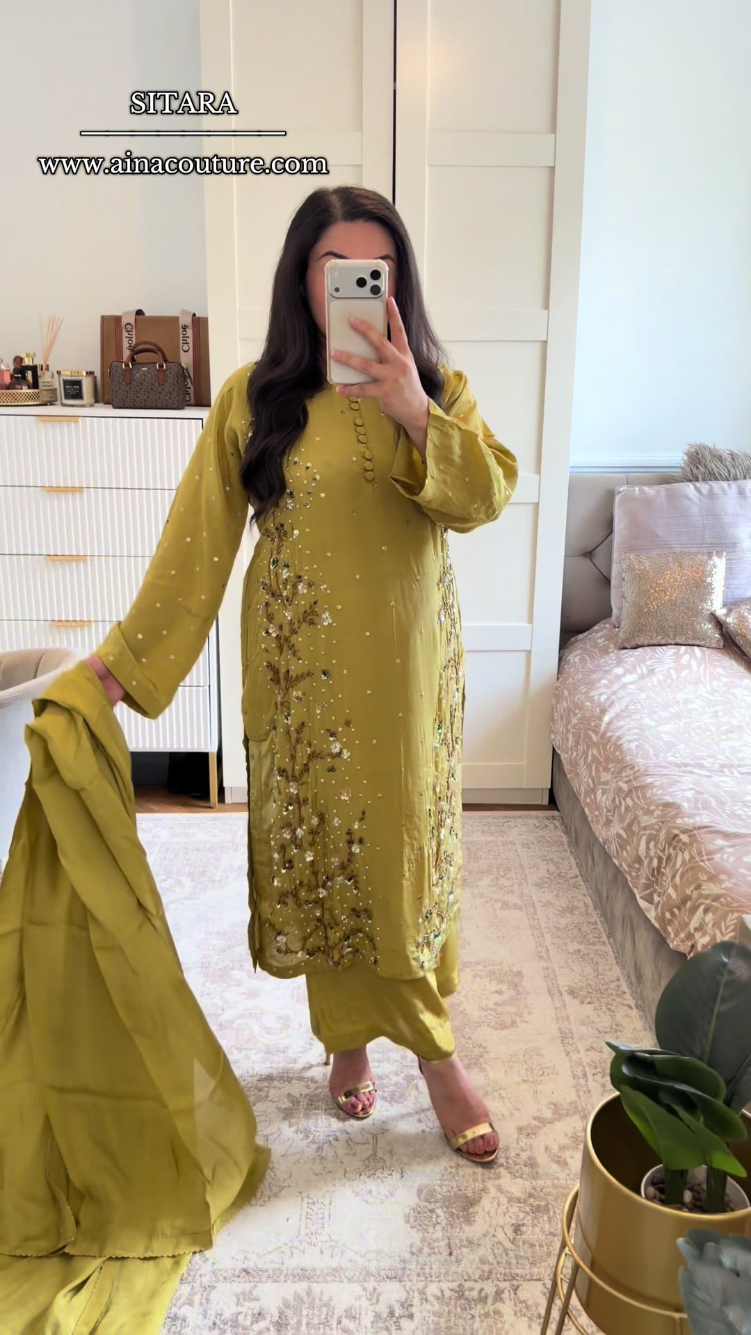 @Aina__couture