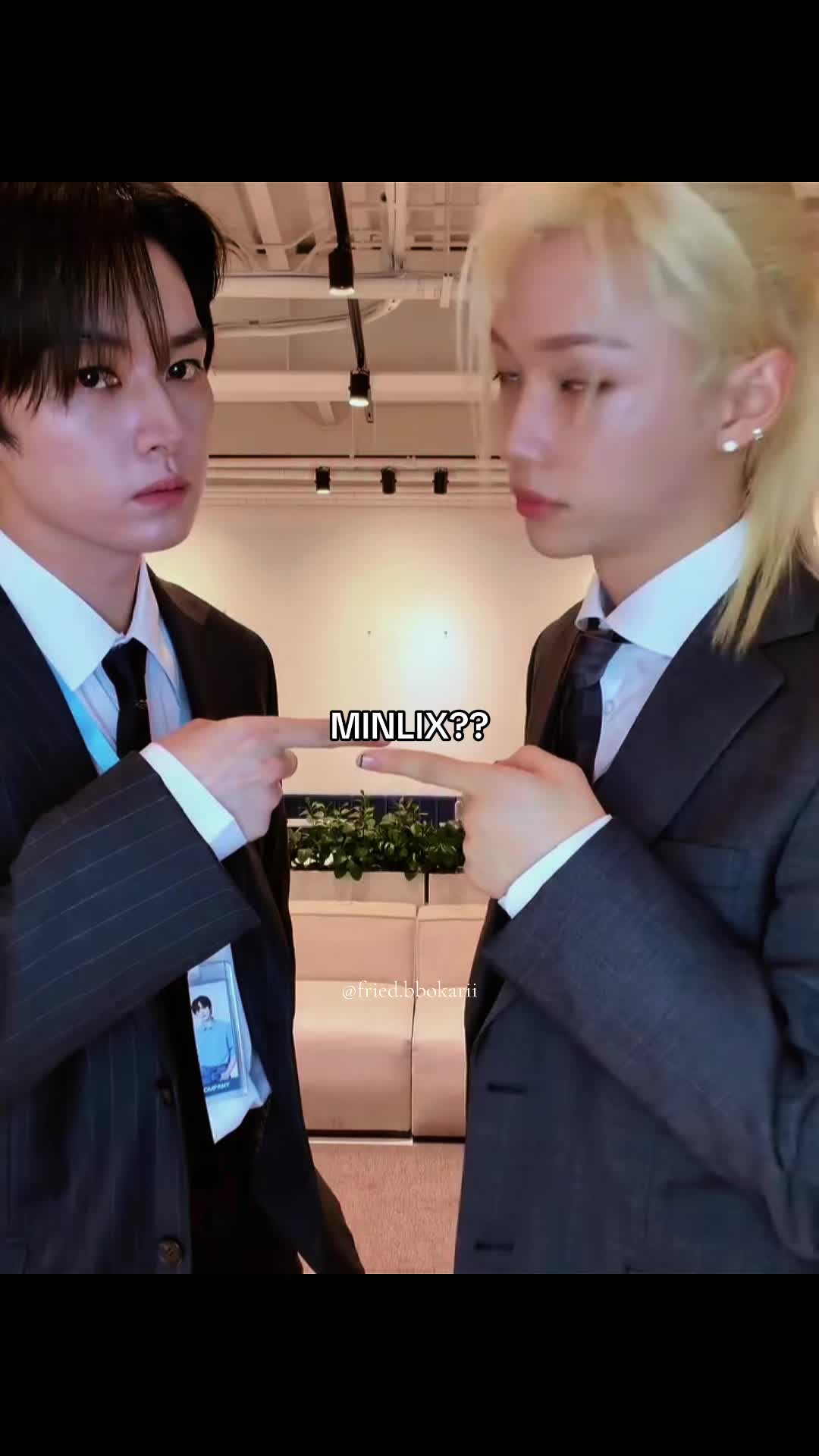 @︎