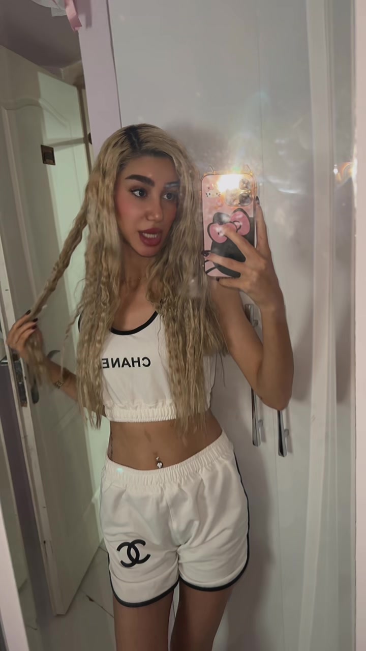 @saraakittyy