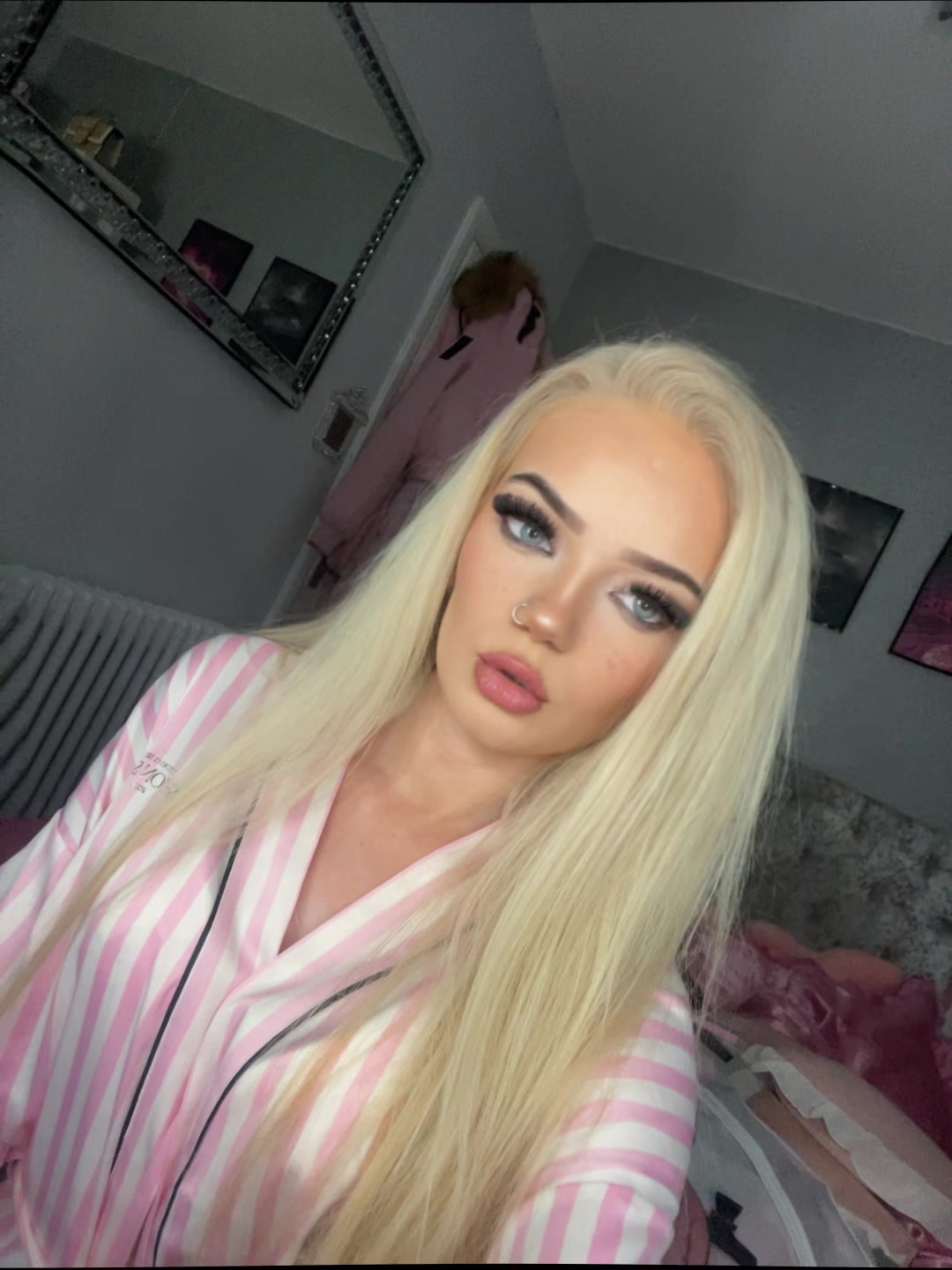 @Ellie - rose ๐
