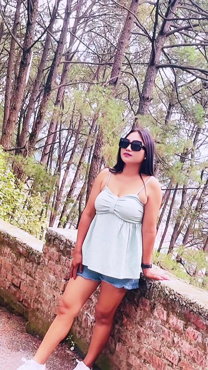 @लिम्माक्षित👸💅🏻🦋🌸