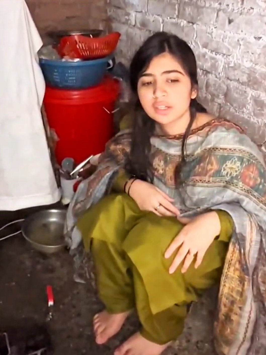 @Rabia Simple24