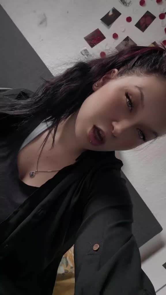 @💥Creepy🦋《Nicht die deine》💯