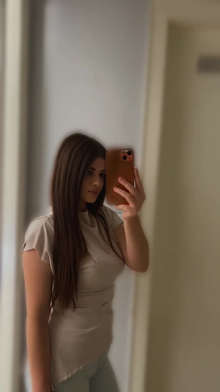 @👸