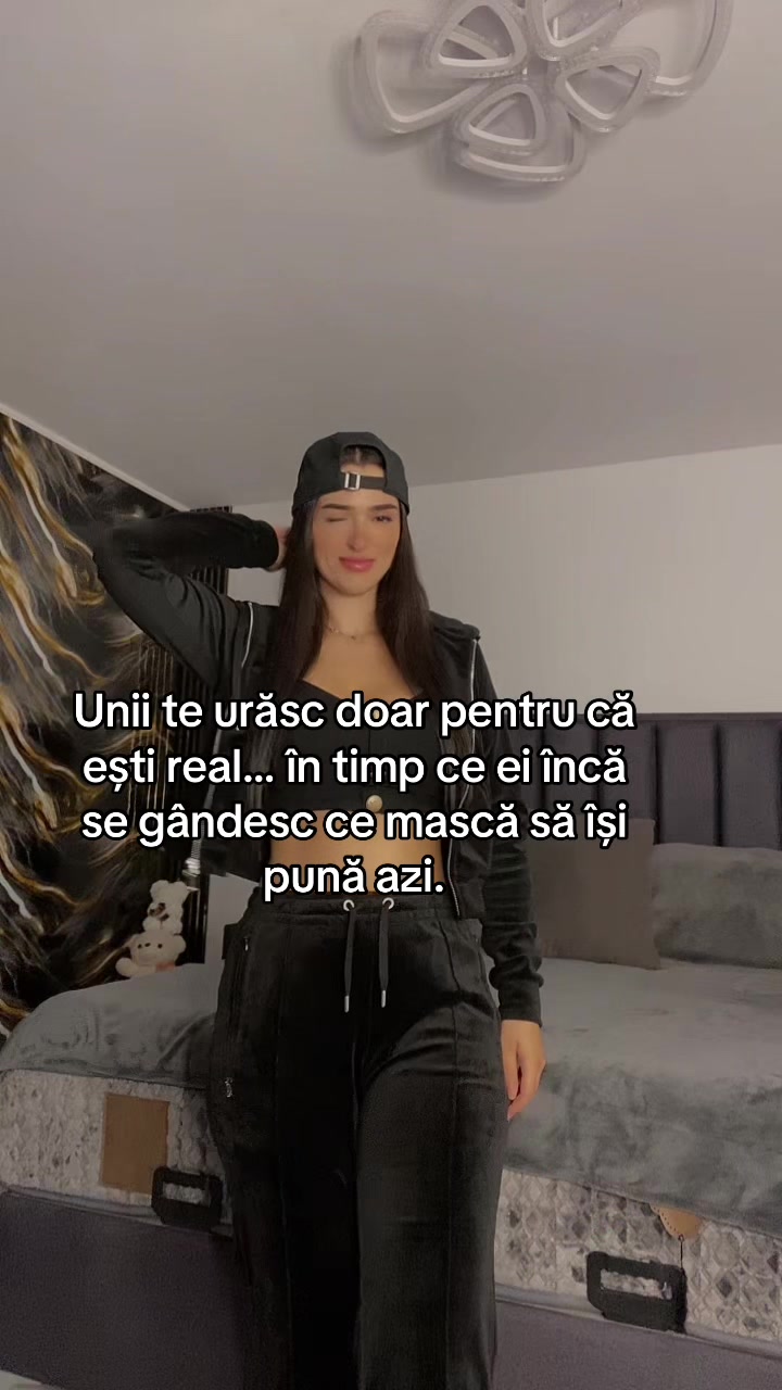 @Cătălina💖