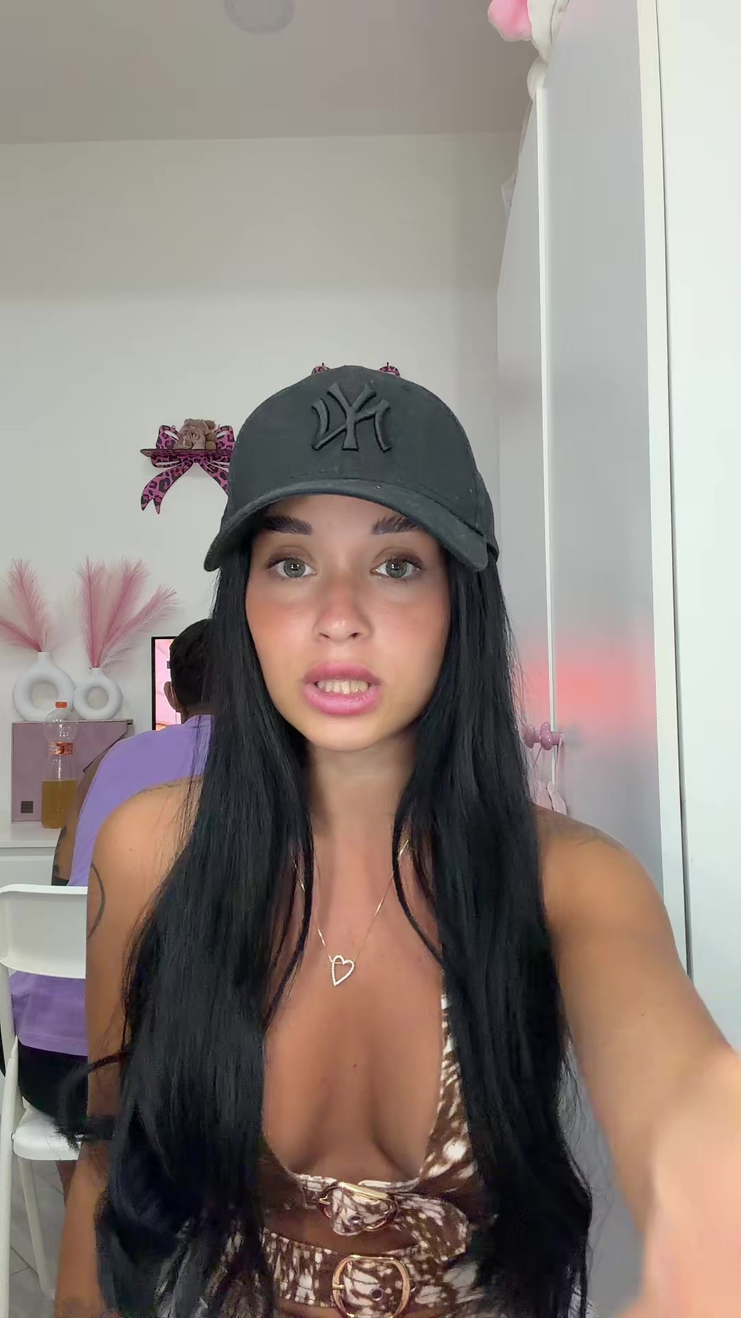 @tonyesara