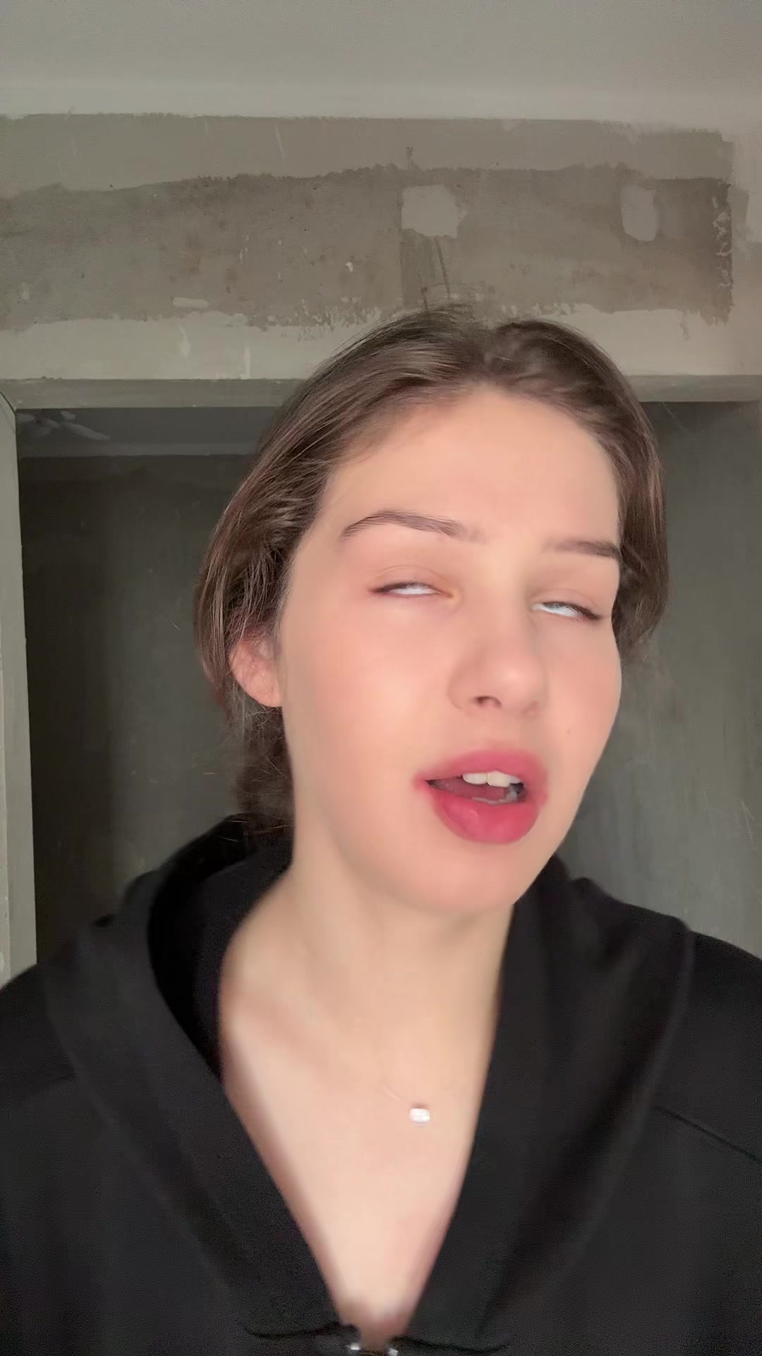 @👅