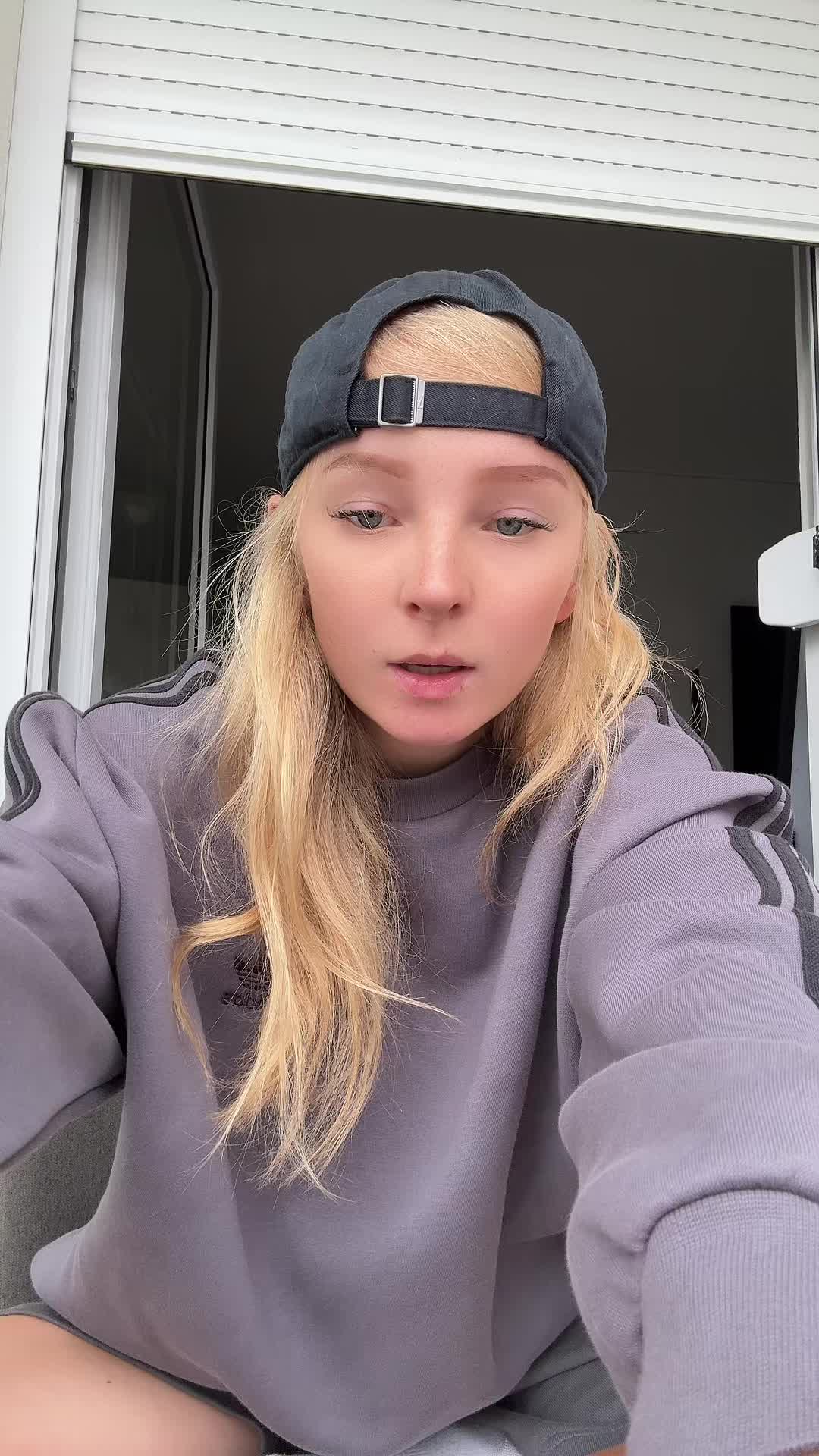 @Blonde_vivi