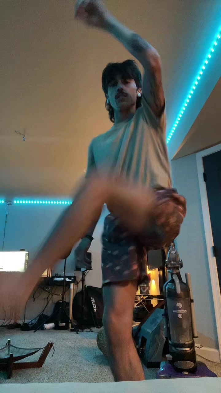 @flamingoboy1196