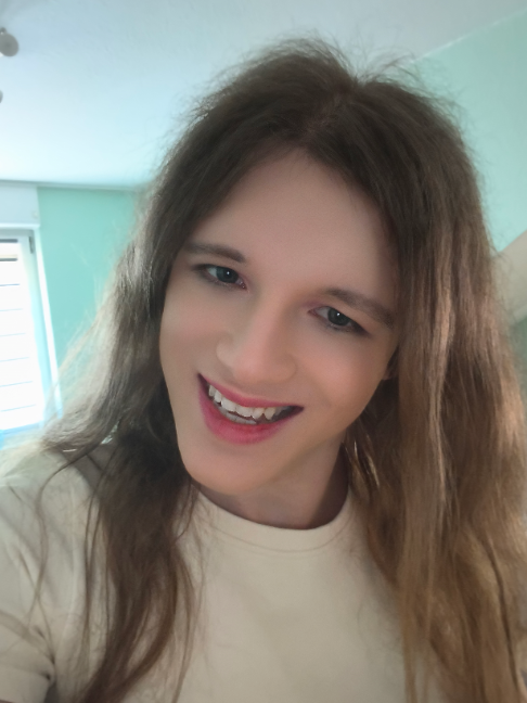 @Laurababyemily