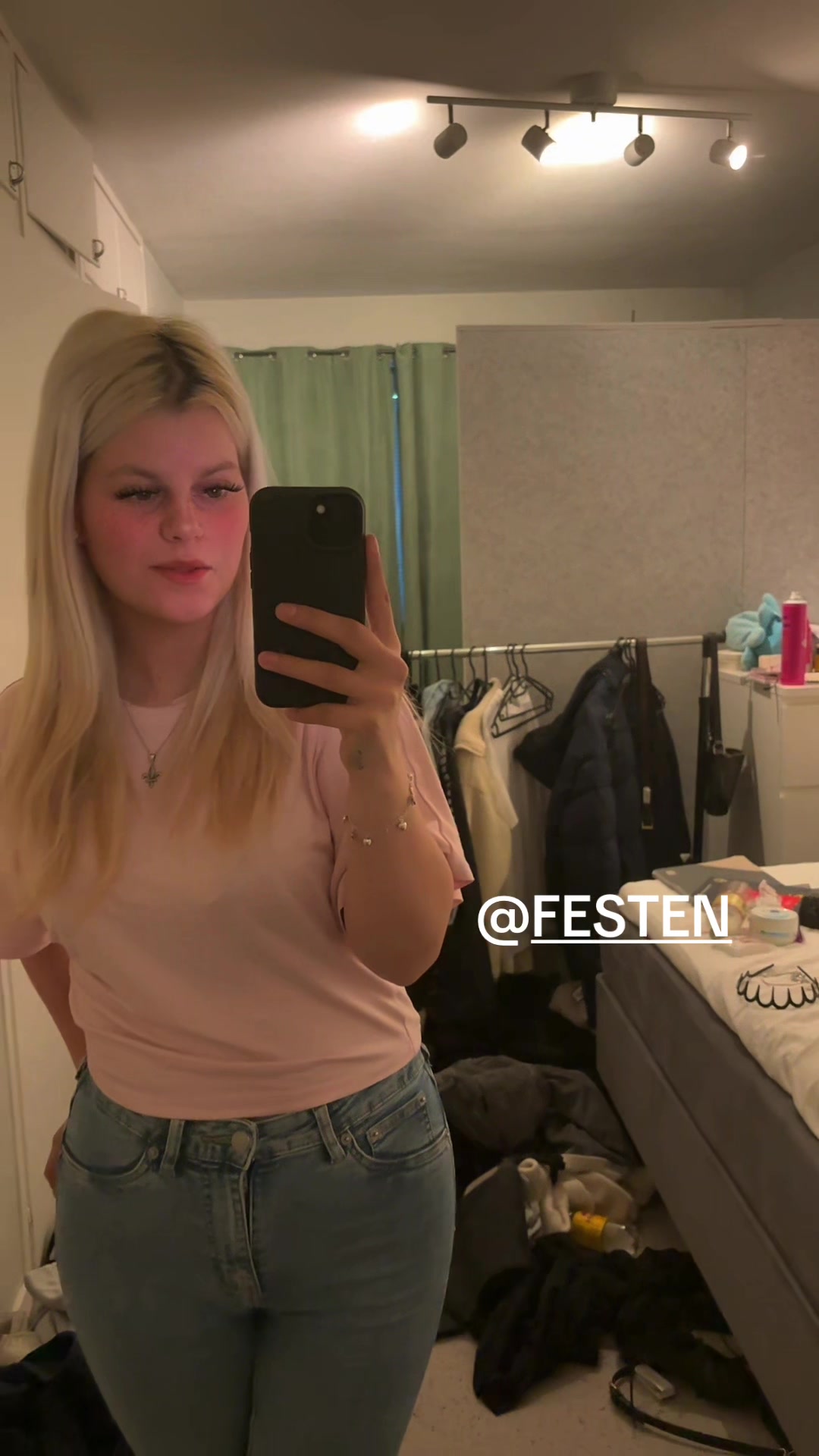 @Emelina