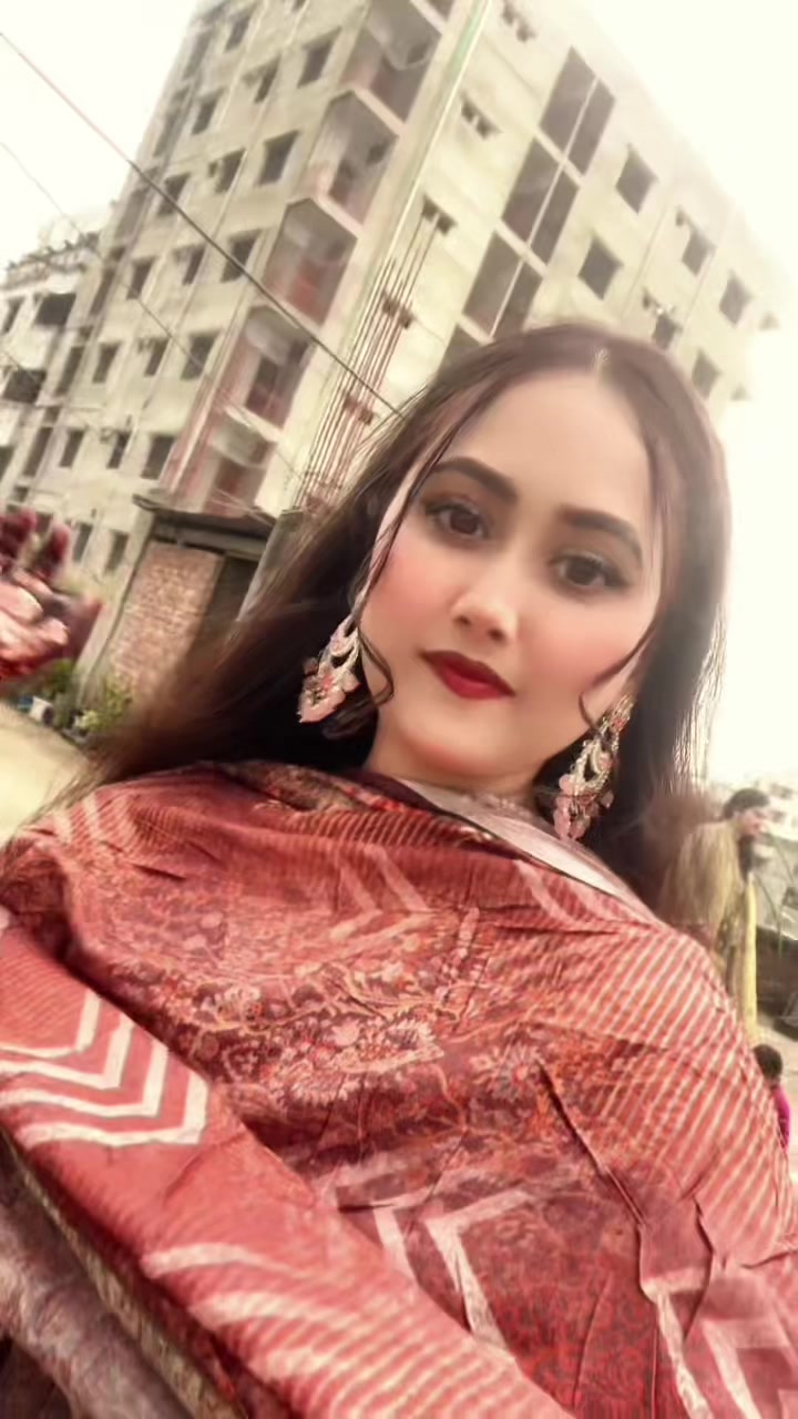 @T S Esha
