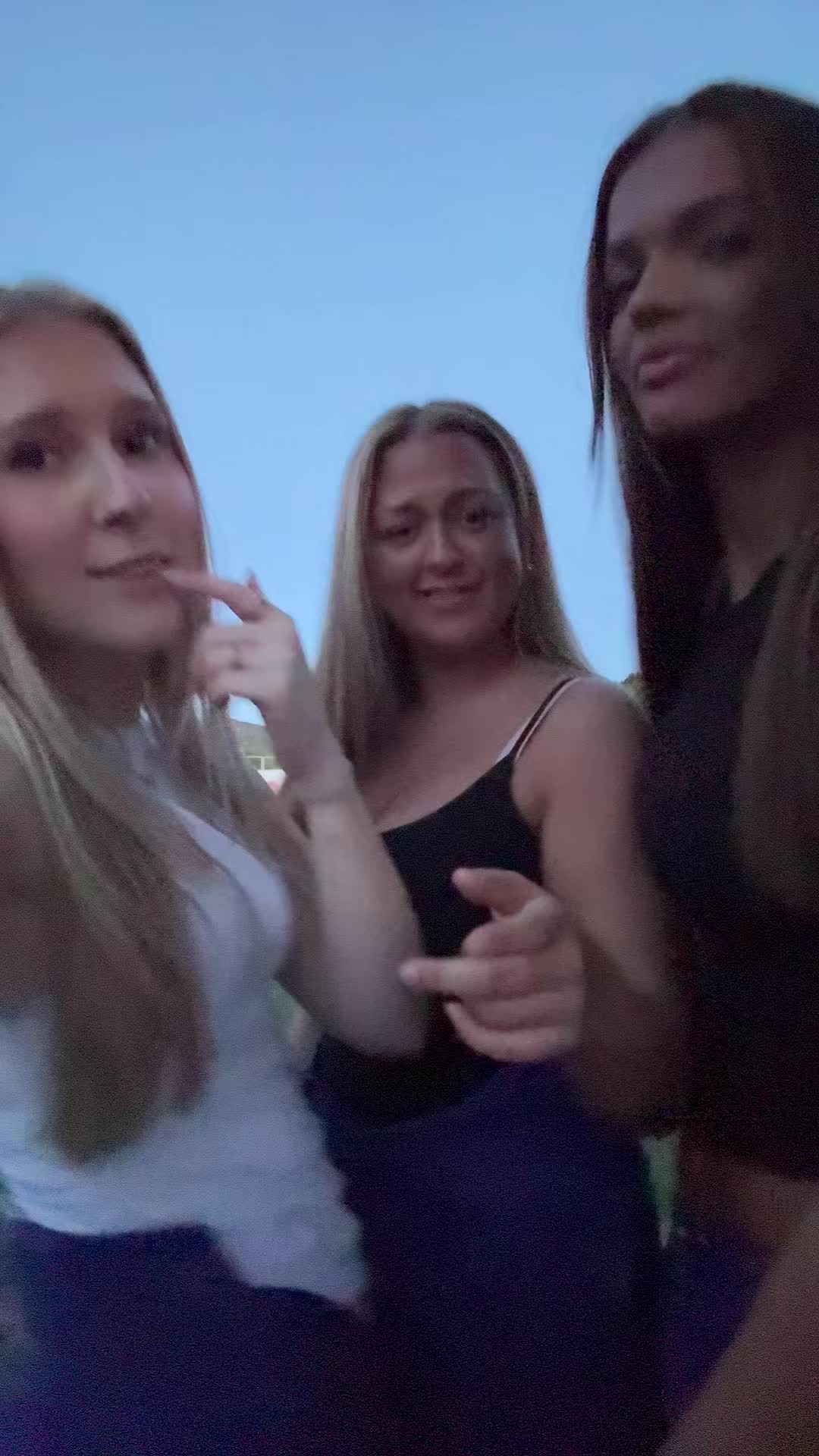 @KORNELIA