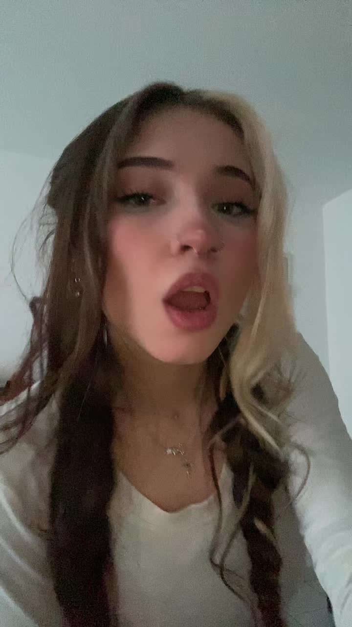 @O.d.e.l.y.a_