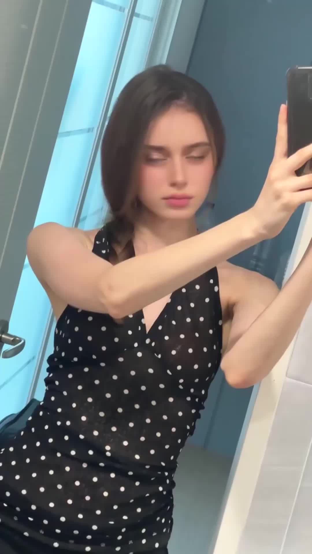 @zoeaadari9077258