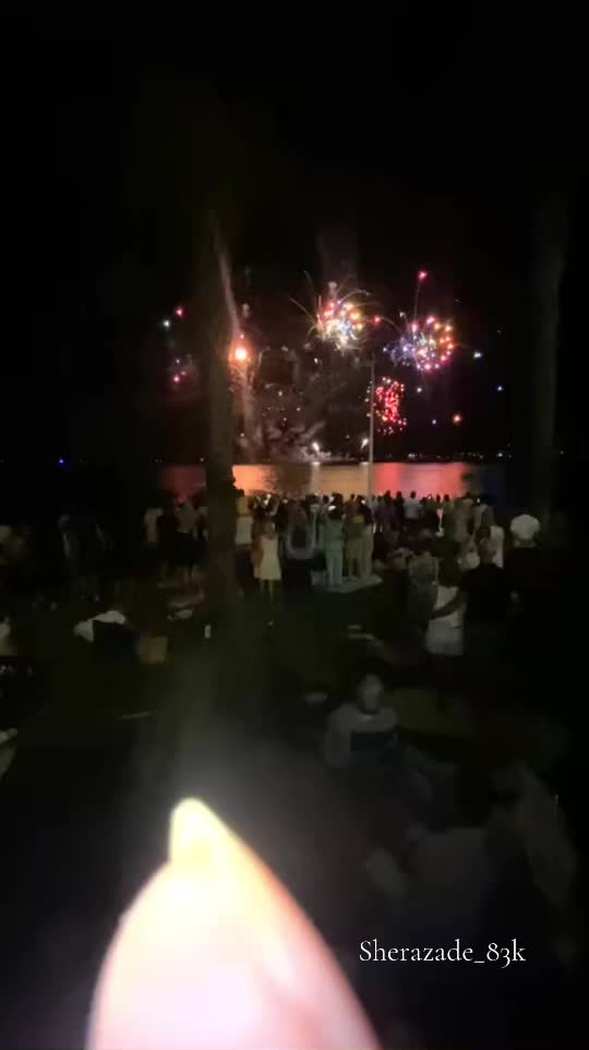 @ᔕᕼ&eacute;ᖇᗩᘔᗩᗪE_83k