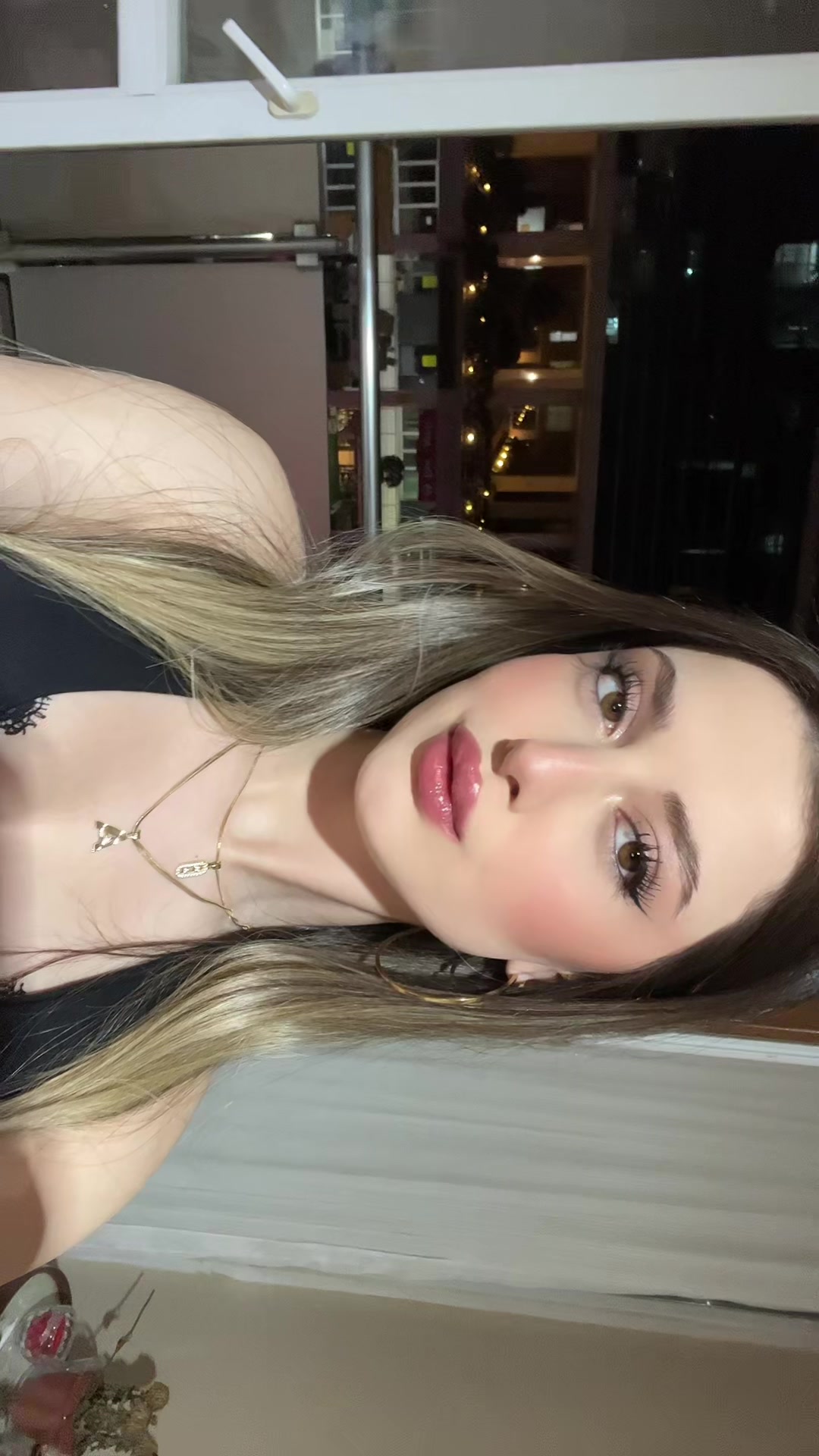 @Ayşegül