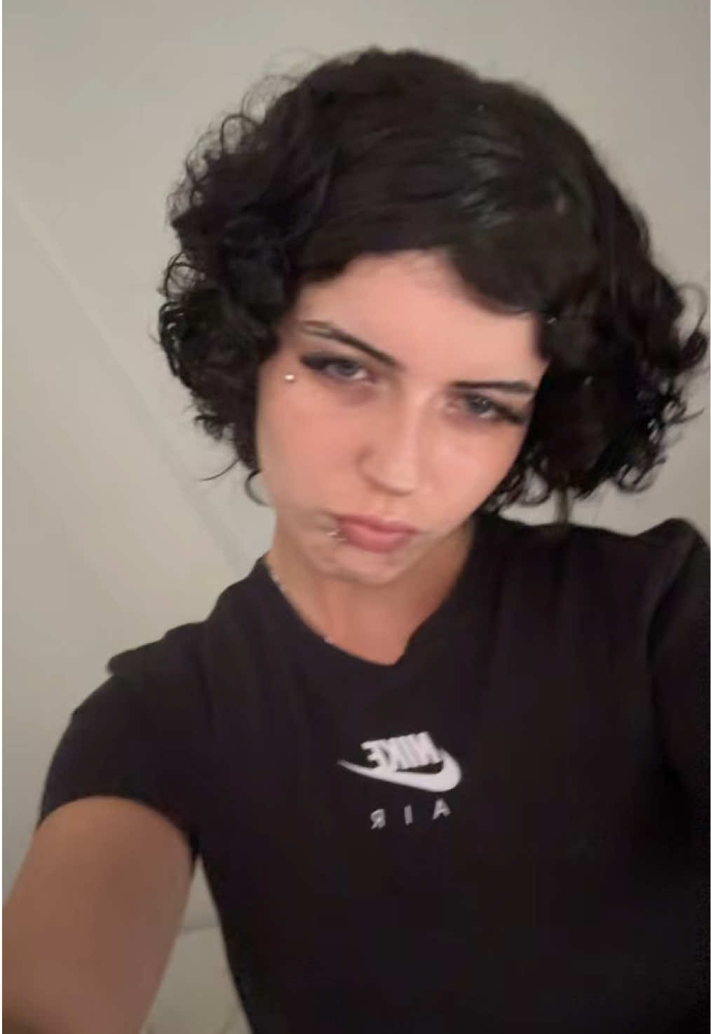 @whosdishoe