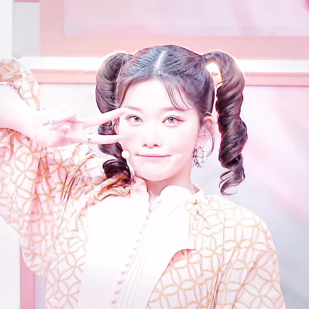 @v ⭑