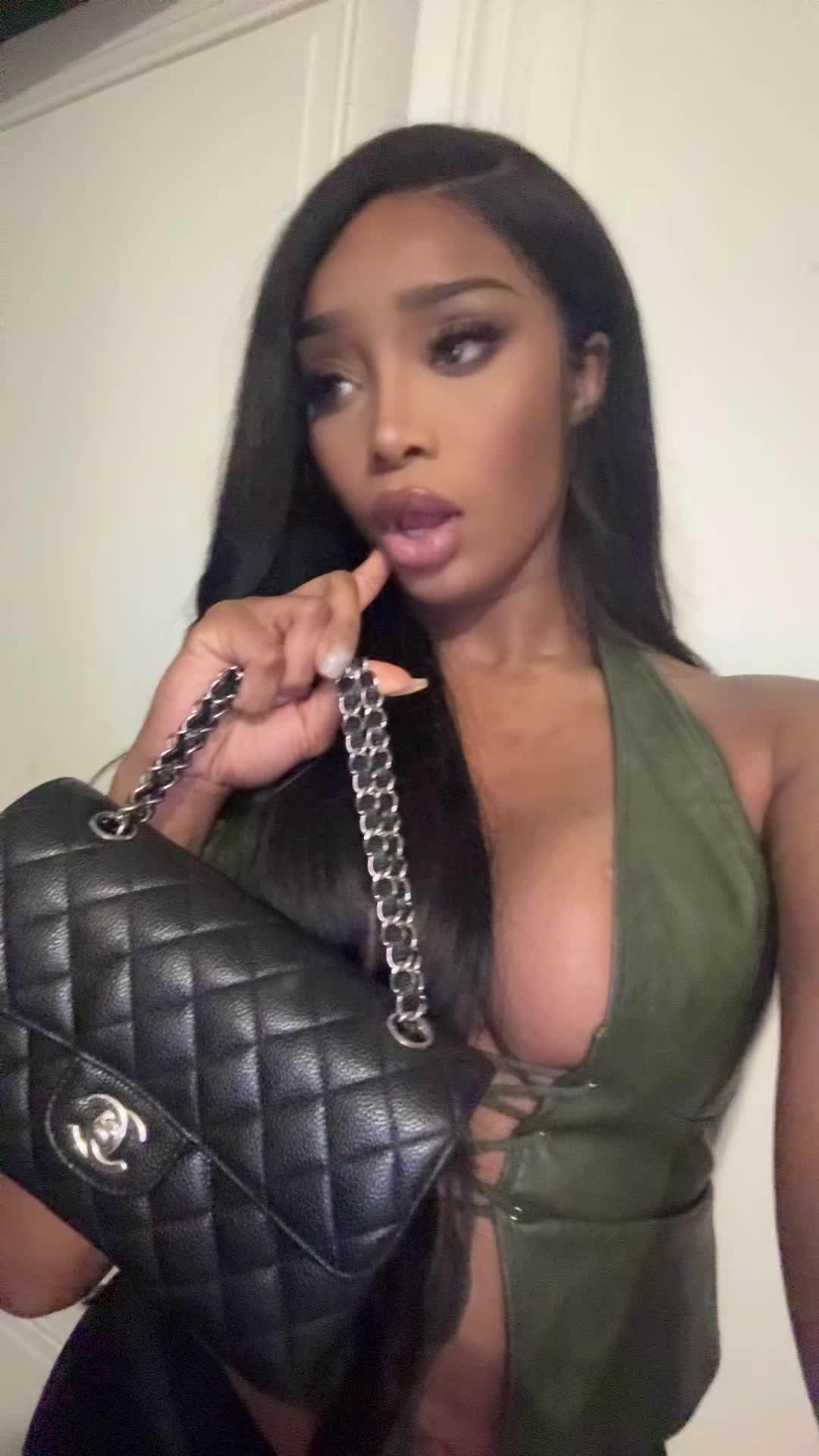 @karinedolls